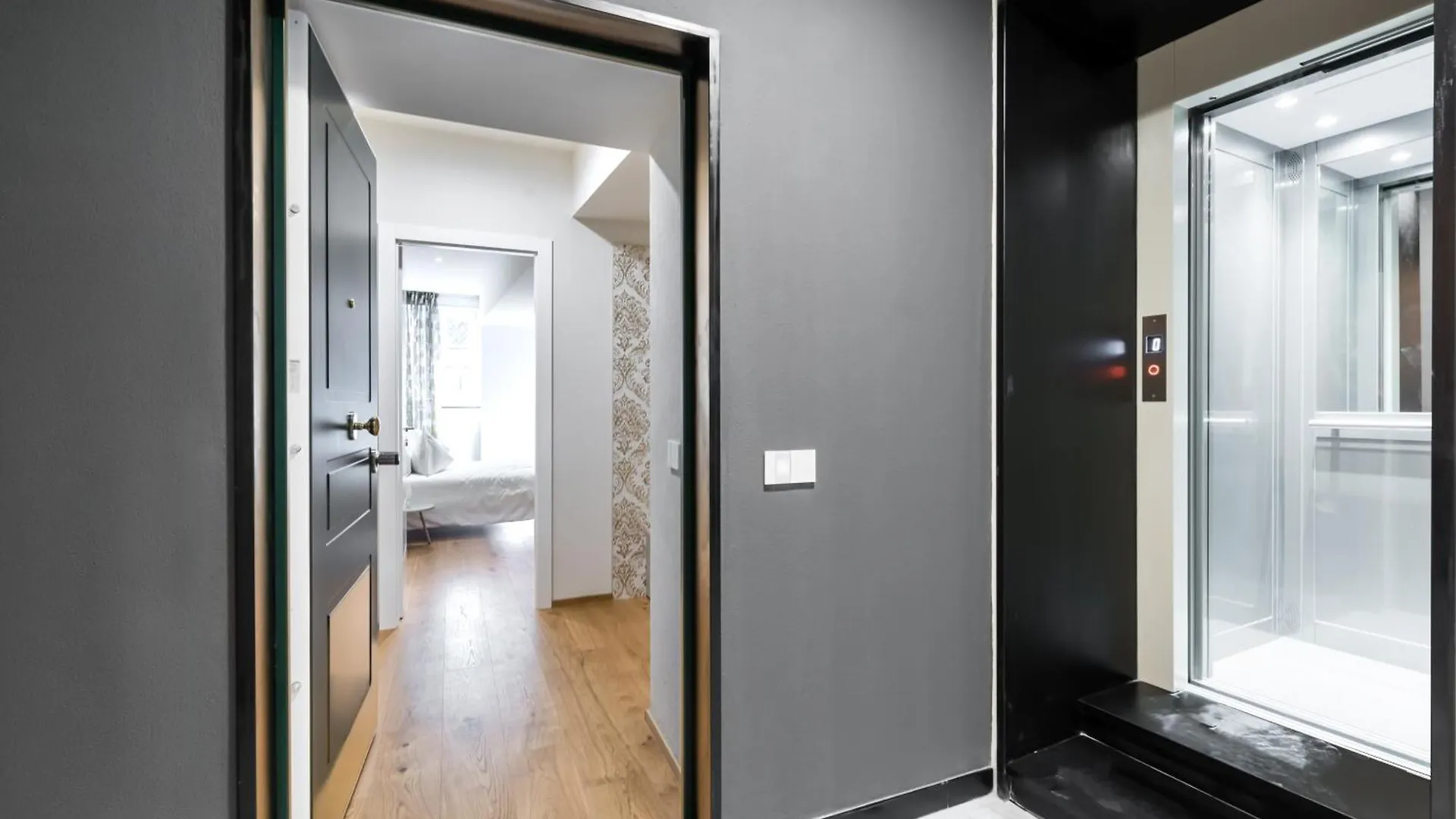 History And Design Apartment Facing The Old Port Genoa
