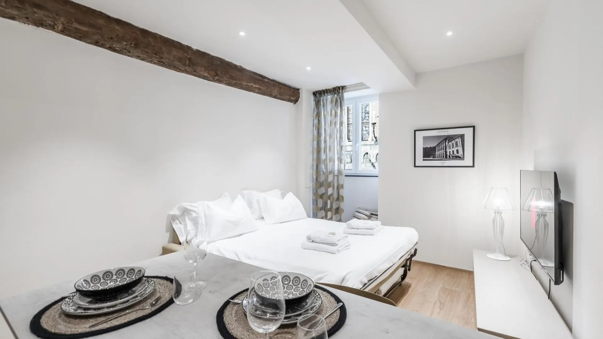 History And Design Apartment Facing The Old Port Genoa